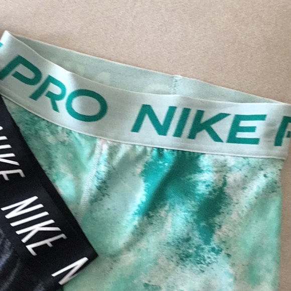 Two pairs of Nike shorts medium for both! - Picture 3 of 5